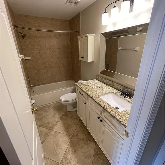 11219 Cedar Hollow Ln — Photo 16