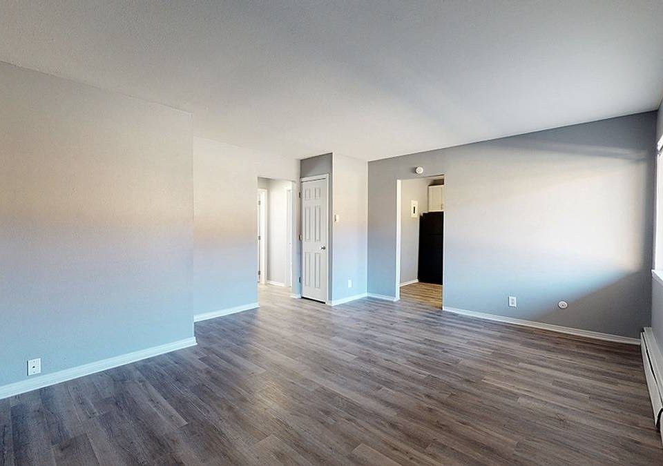 wh_decortez_unit302_690sf_living1_1200x675