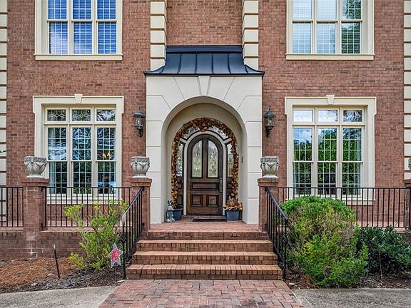 4th image of 3832 Wesley Chapel Rd