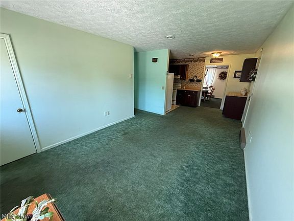 4th image of 1019 Gordon Sq NE
