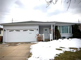 41 Ashleaf Dr, Buffalo, NY 14227
