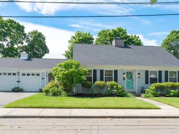 23 Dyer St, Warren, RI 02885