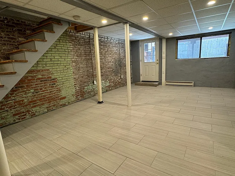 165 Bennington St #1 — Photo 11