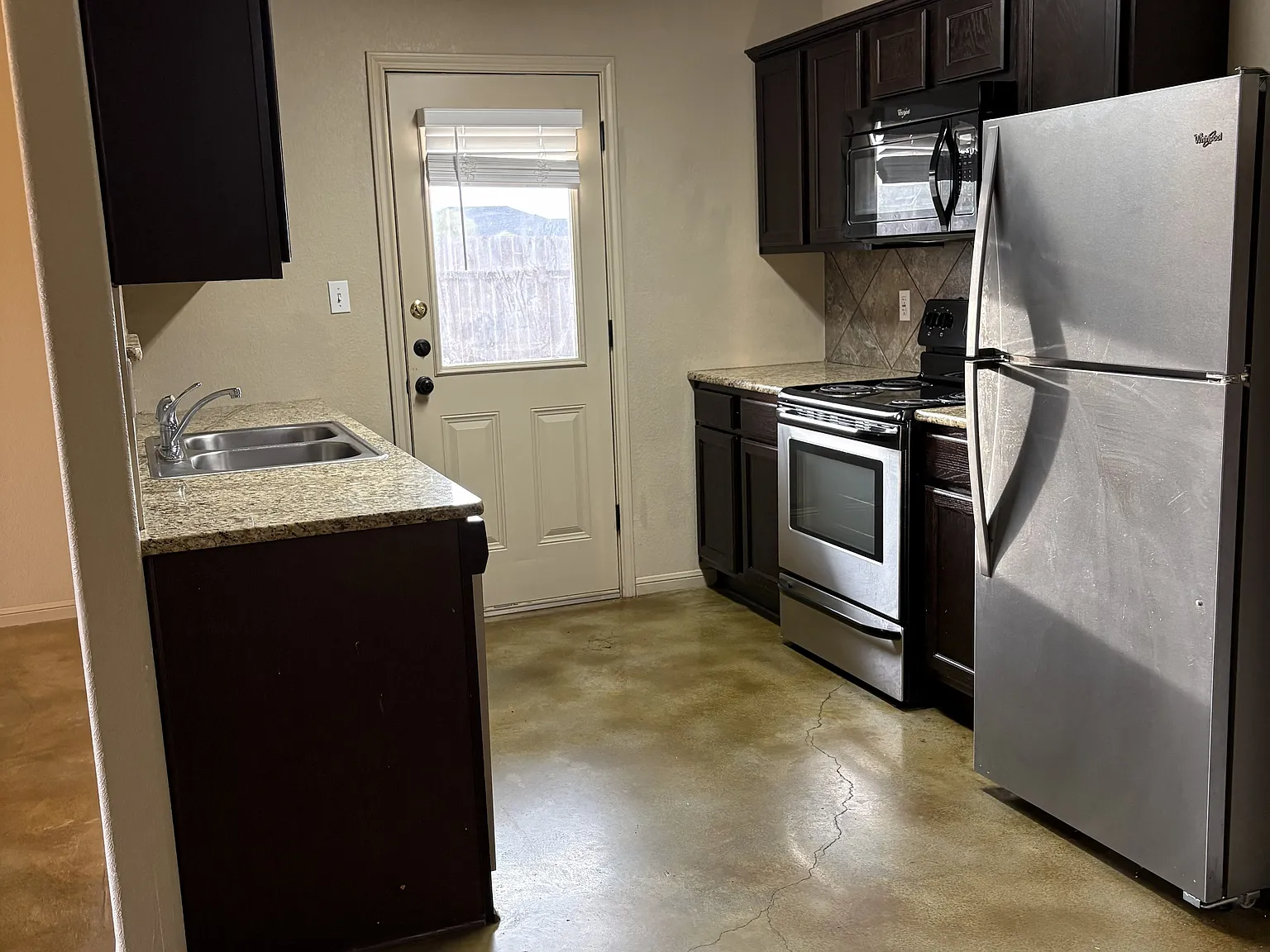 3 bed, 1332 sqft, $1,600 — Photo 4