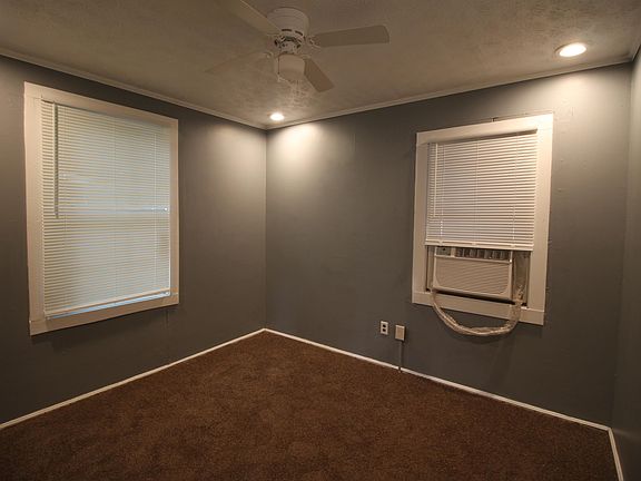 4th image of 2921 Redmond Ave