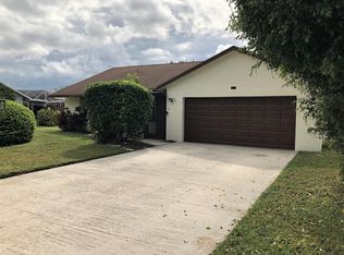 8456 Blue Cypress Dr, Lake Worth, FL 33467