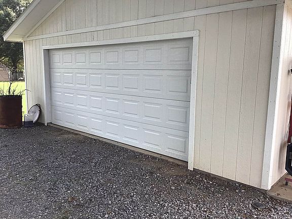 2nd image of 1715 Yorkhaven Dr