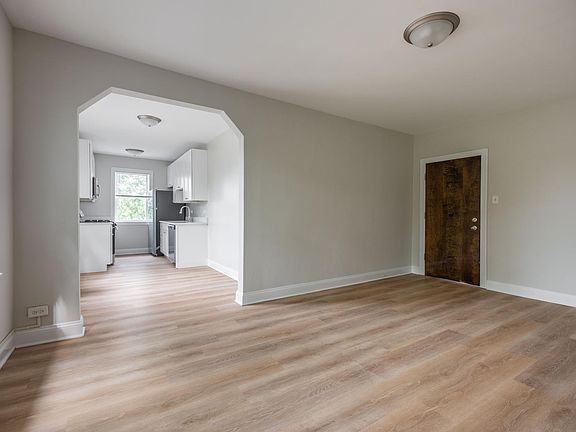 4th image of 2606 N Kimball Ave #4-11
