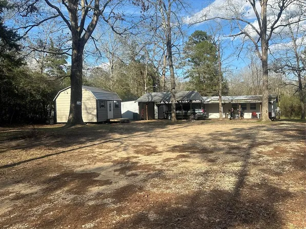 493 Lattimer Dr, Livingston, TX 77351