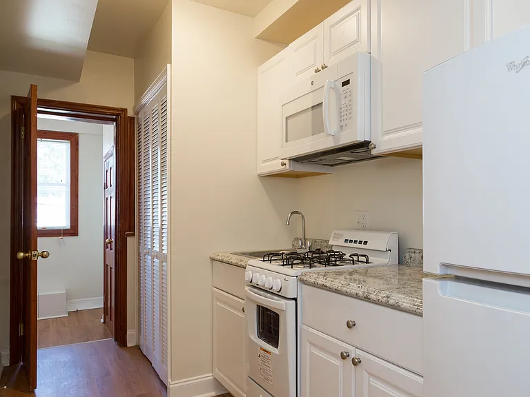 1715 Capitol Ave NE #3 — Photo 8