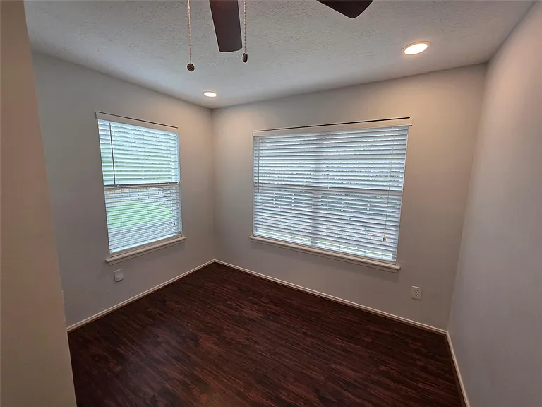 8 Fawnchase Ct — Photo 10