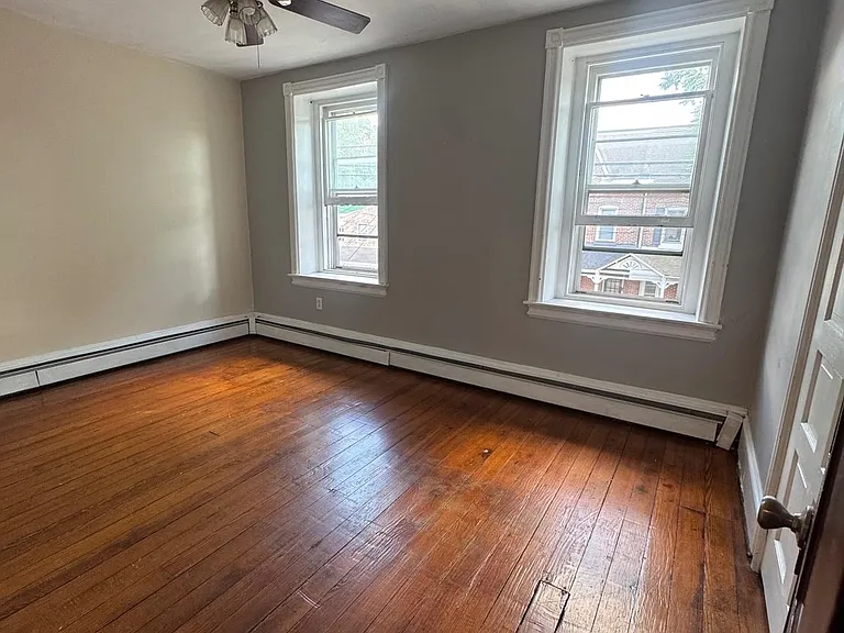 203 Bridge St — Photo 7