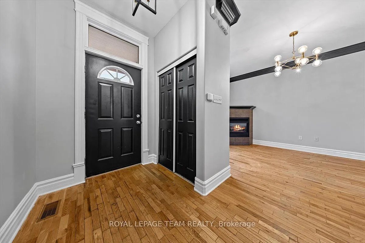 3 bed, $3,200 — Photo 2