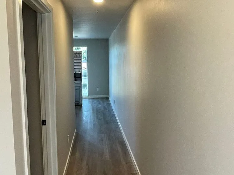 5480 NE 36th Ave — Photo 43