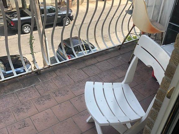 3rd image of 2648 29th St APT 3A