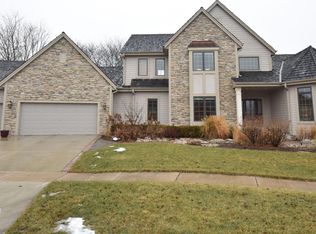 8322 Woodgate Ct, Greendale, WI 53129