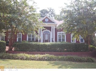 135 Lake Park Ct, Sharpsburg, GA