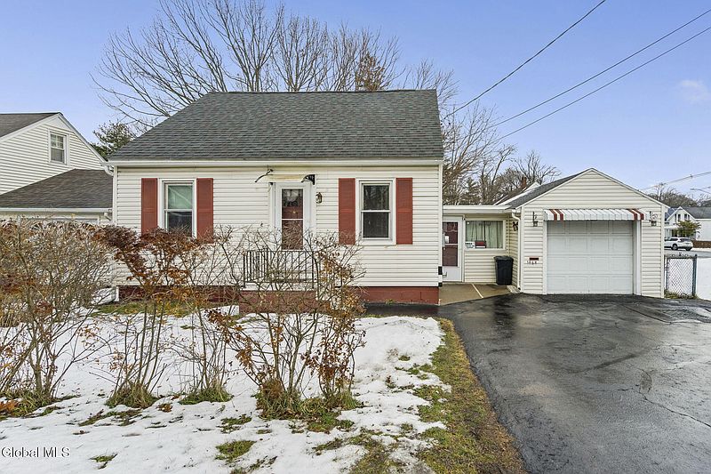 2nd image of 1468 Helderberg Avenue
