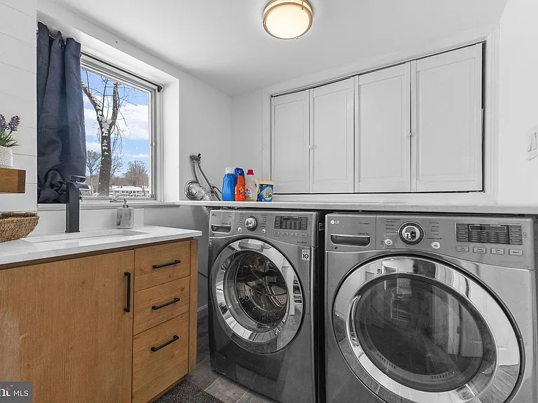 191 Lakeshore Dr — Photo 22