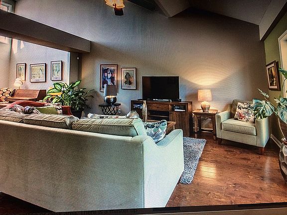 3rd image of 41 Rock Creek Dr