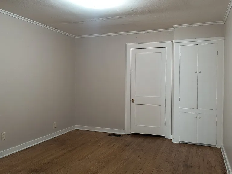 1215 S Elm St — Photo 13