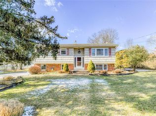28 Park Hill Dr, New Windsor, NY