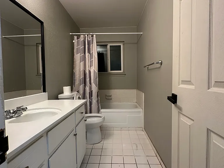 1506 Pecos Cir — Photo 3
