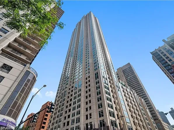 33 W Ontario St, Chicago, IL