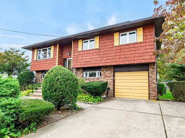 6 William Street, Bay Shore, NY 11706