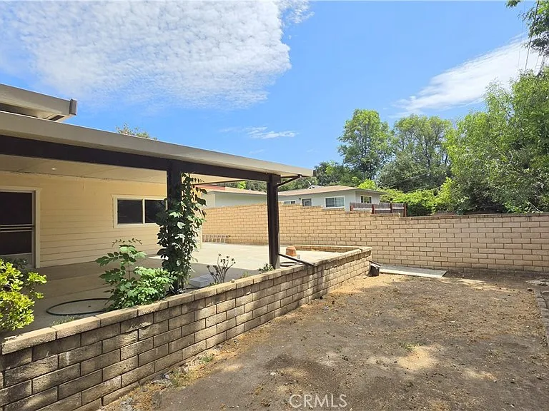 182 E Green St — Photo 27