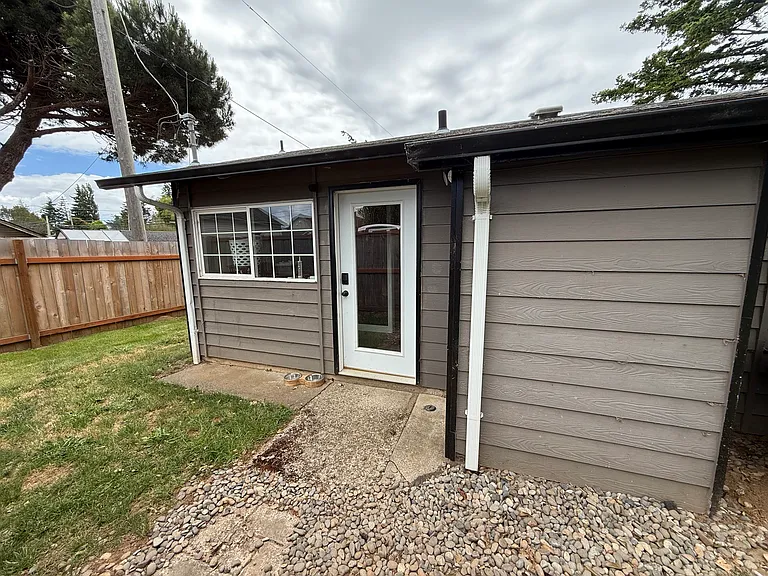 2833 Sherman Ave — Photo 17