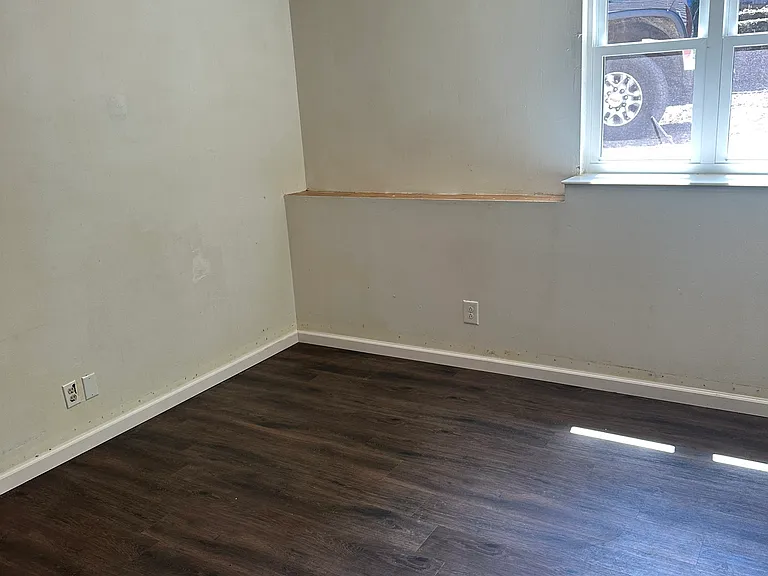 255 Crandall St #B — Photo 5