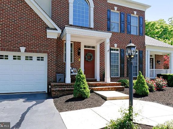 4th image of 8117 Willingboro Ct