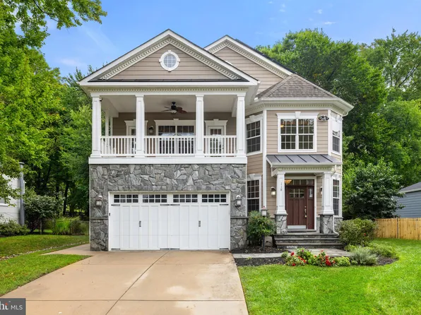 118 Dogwood St SW, Vienna, VA 22180