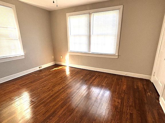 4th image of 2752-4 Herschel St