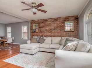 8028 Wynwood Dr, Affton, MO