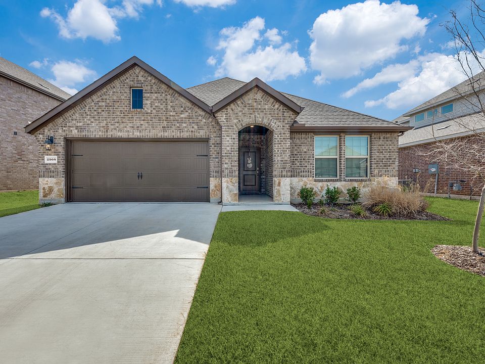 1st image of 2908 Pinecrest Dr