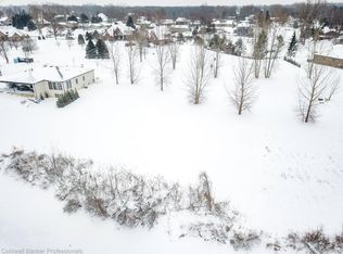 1932 Sandy Shores Dr, Oxford, MI