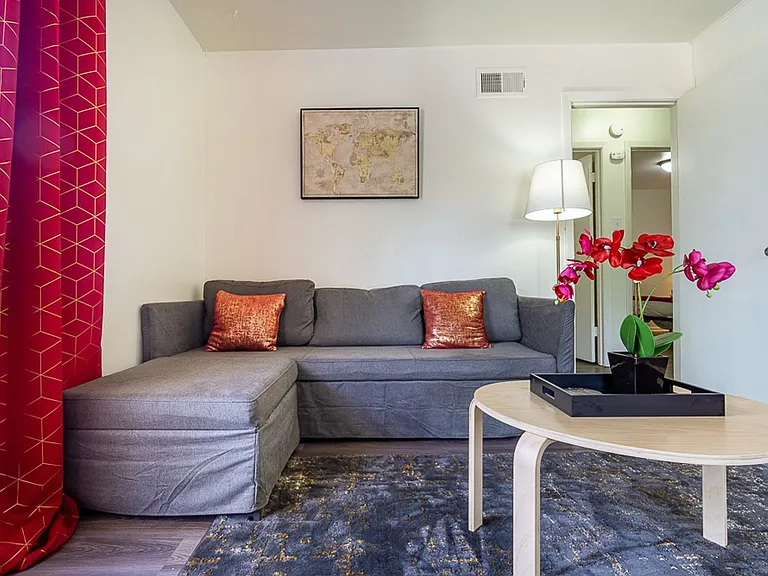 Peabody Apartments — Photo 6