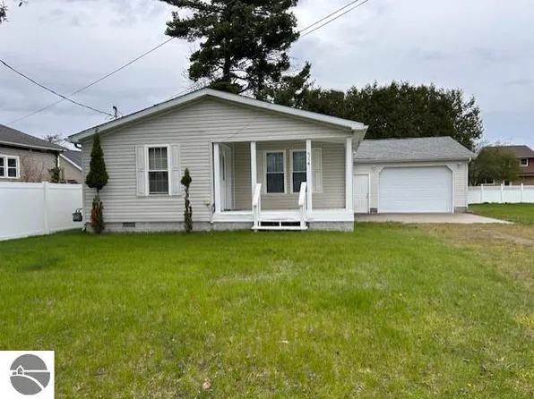 514 Tawas St, East Tawas, MI 48730
