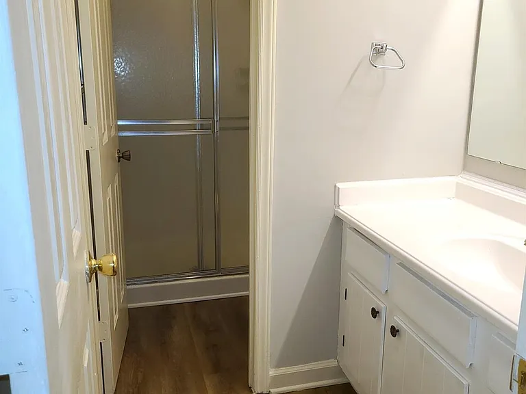 2141 Selwyn Ave #206 — Photo 11
