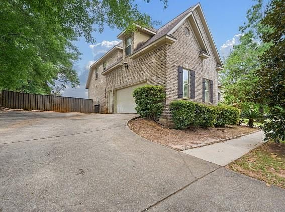 Listing photo 4