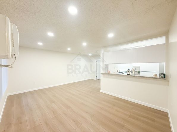 5461 Kester Ave APT 216