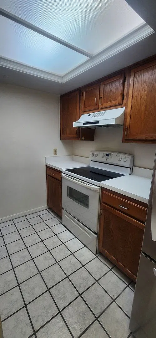 2/2 townhome in Rockwood Villas — Photo 4