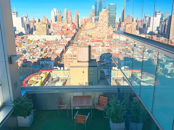 350 West 42nd Street image 24 of 33