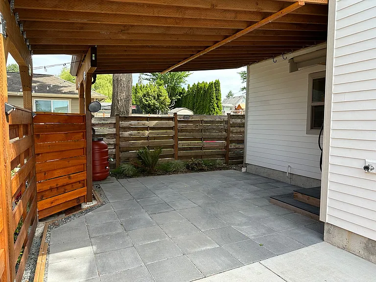 330 NW 95th St — Photo 5