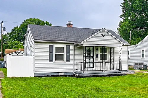 2232 E Riverside Dr Photo 1