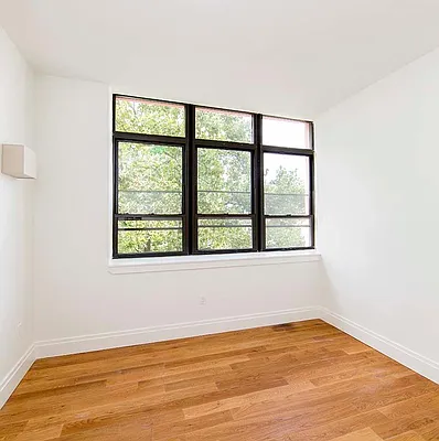 Rented by EXR | media 132