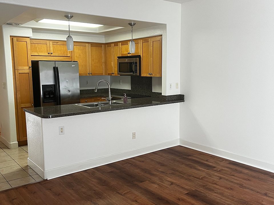 1st image of 92-1512 Aliinui Dr #1306