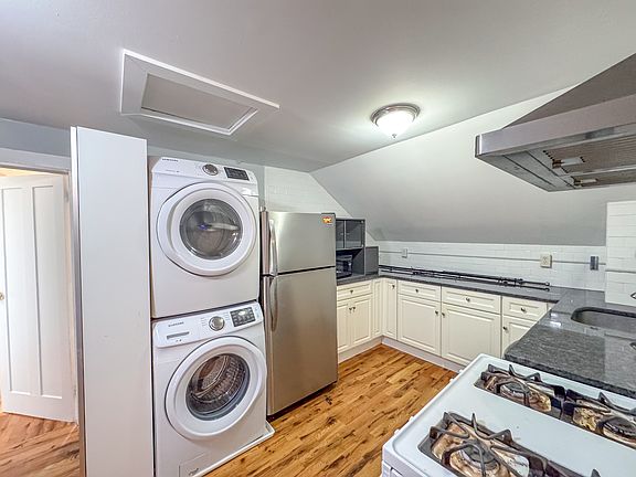 3rd image of 1330 Chapel St APT 4